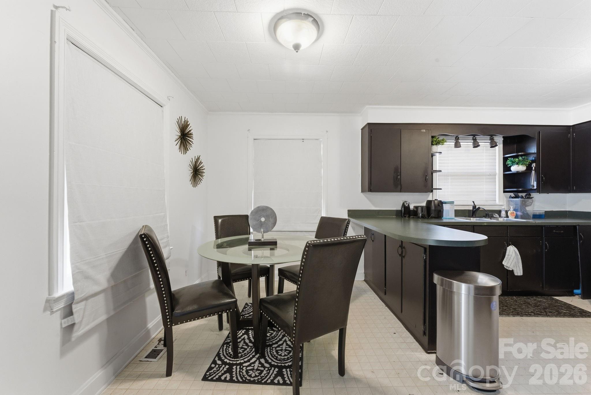 802 Chesterfield Avenue