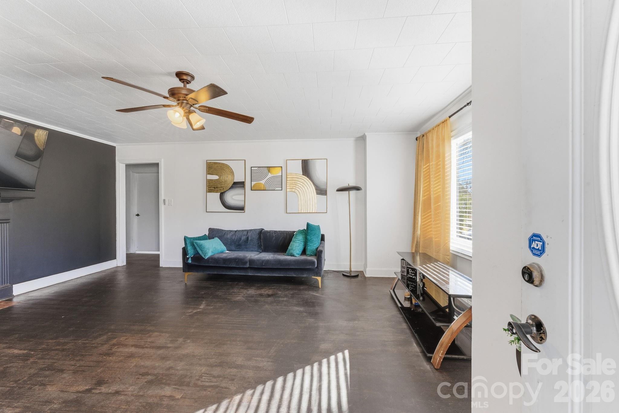 802 Chesterfield Avenue