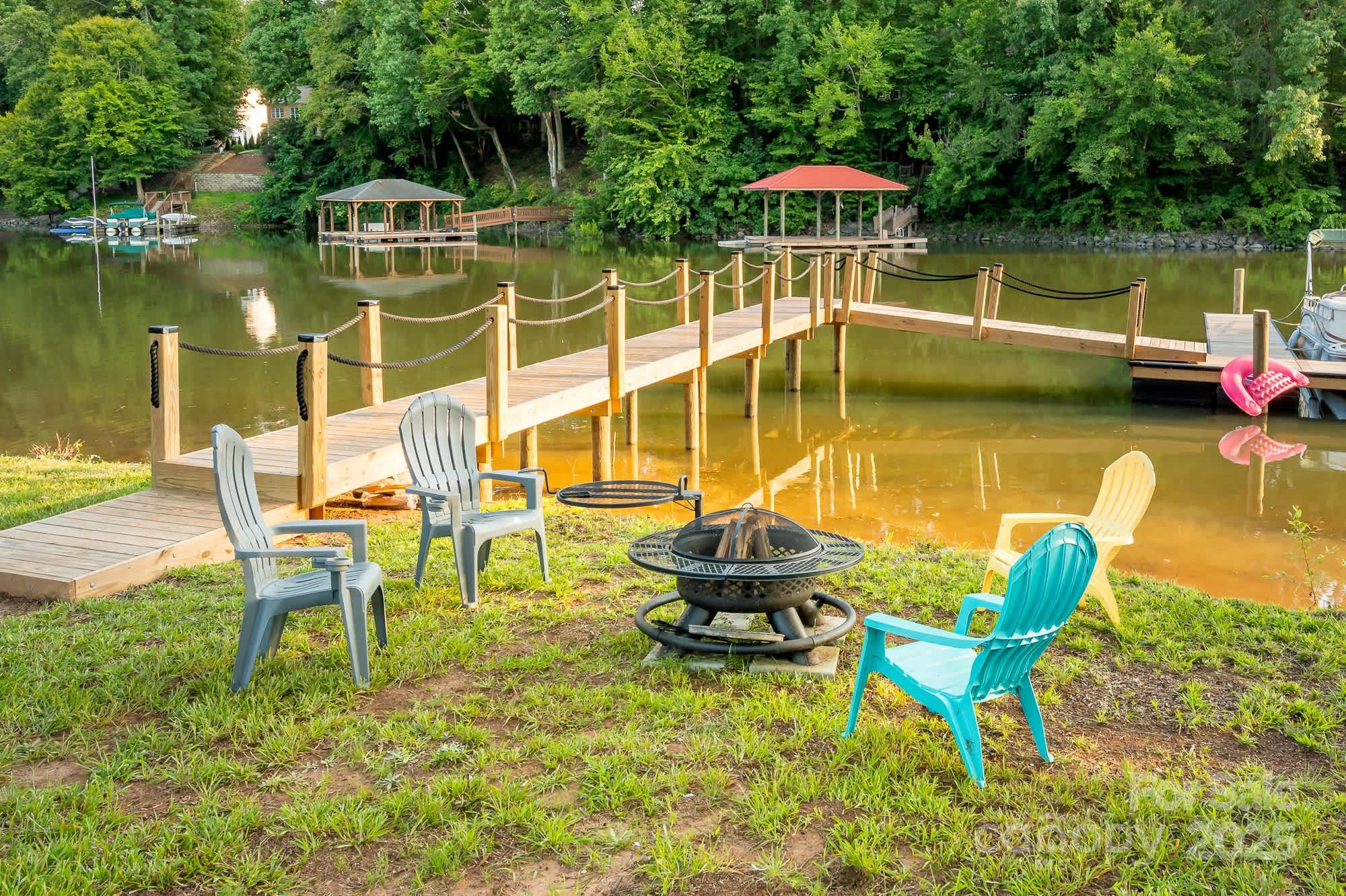 324 Bridgewater Lane