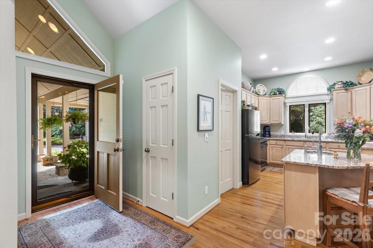 21 Crescent Trail