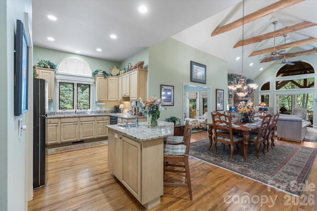 21 Crescent Trail