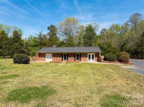 Photo of 601 Cedarwood Drive, Monroe, NC 28112 (MLS # 4367088)