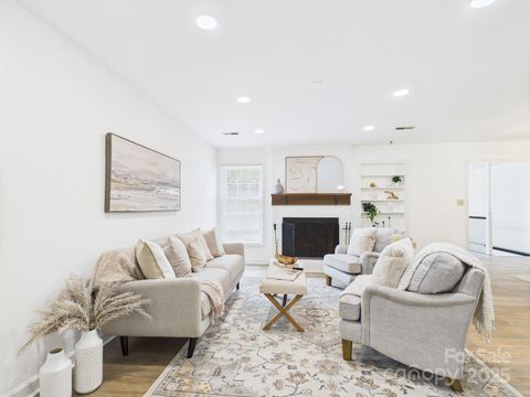 4905 Chestnut Lake Drive Charlotte NC 28227