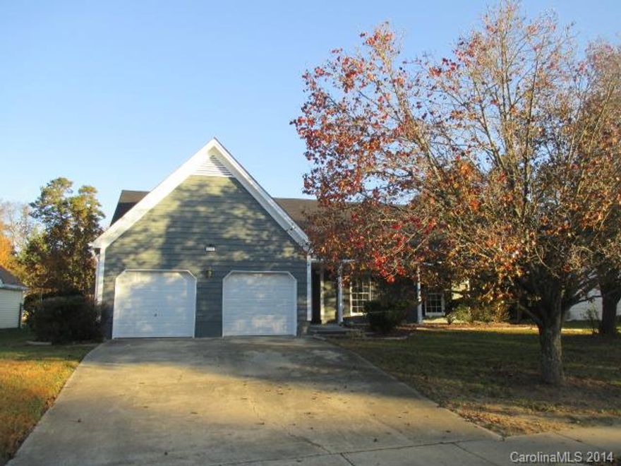 3 bedroom, 2 bath ranch with fireplace and fenced yard. Convenient to I 85 and shopping. 2 car attached garage and neutral colors throughout. Master bath has garden tub with double sinks. Rehab complete with fresh paint, new carpets and seller installed new range wht, replace dishwasher wht and hood wht. School assignments are from CMS school websites and accurate as of 11/10/2014.