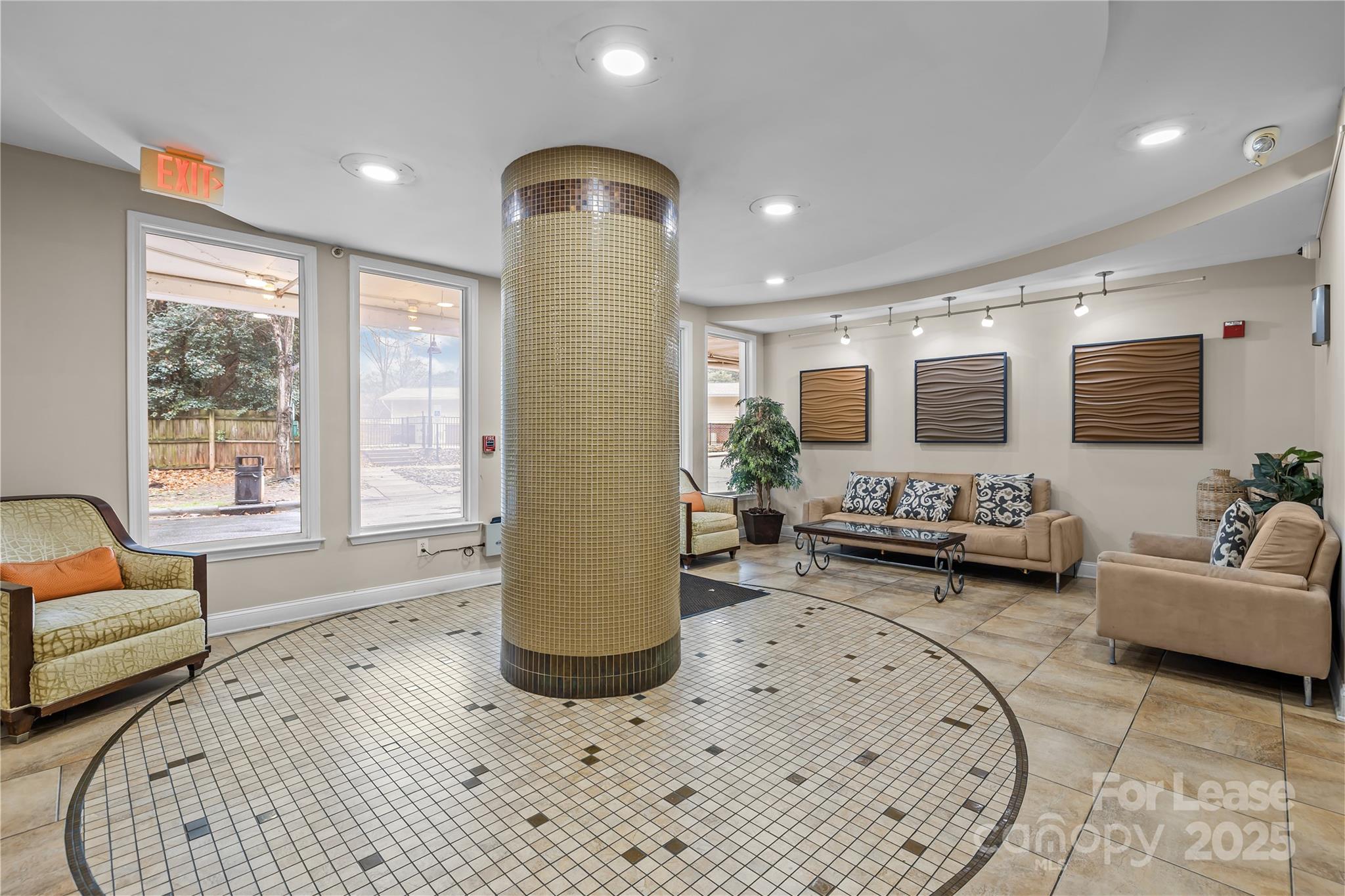 1000 E Woodlawn Road 416