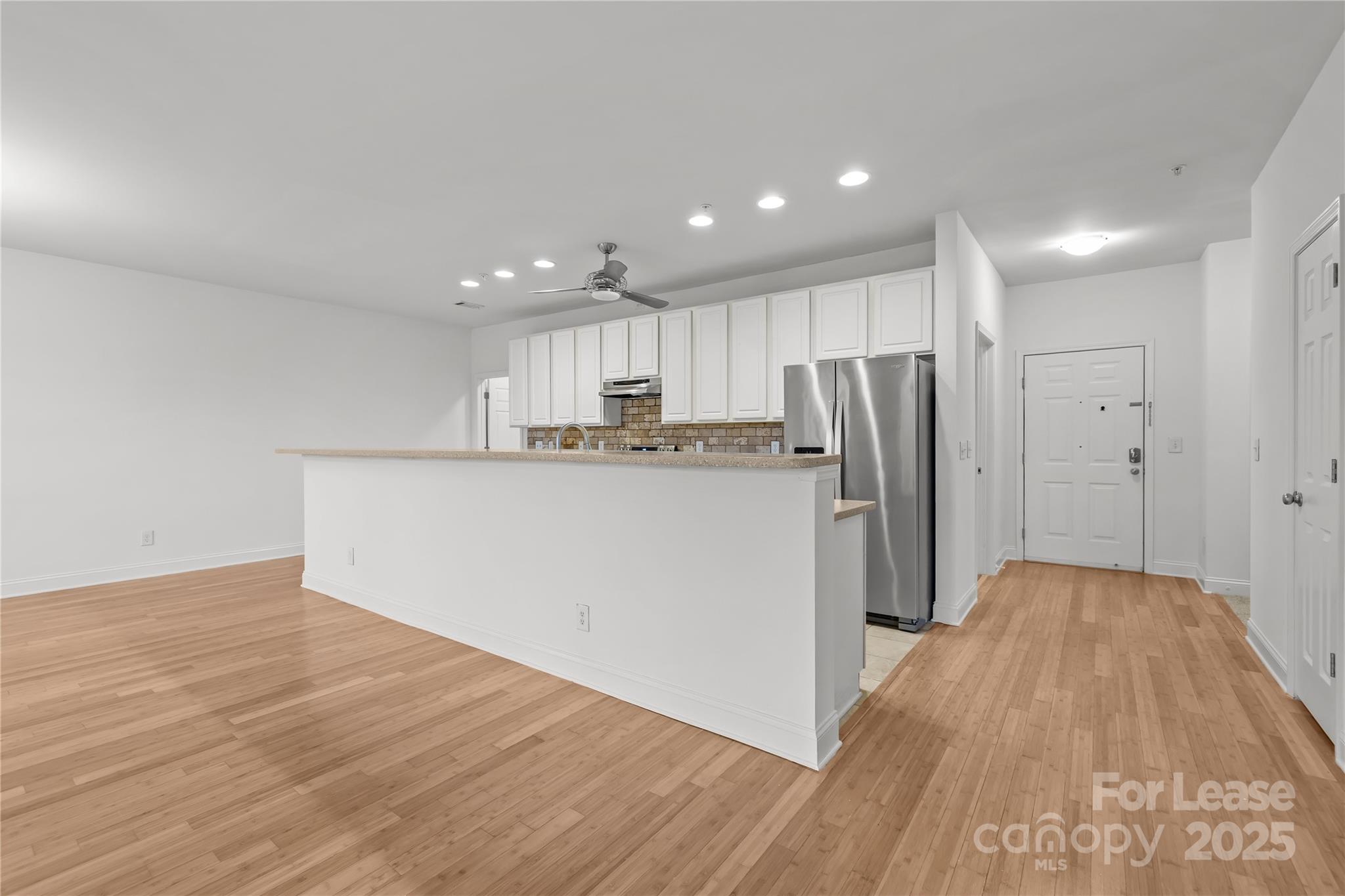 1000 E Woodlawn Road 416