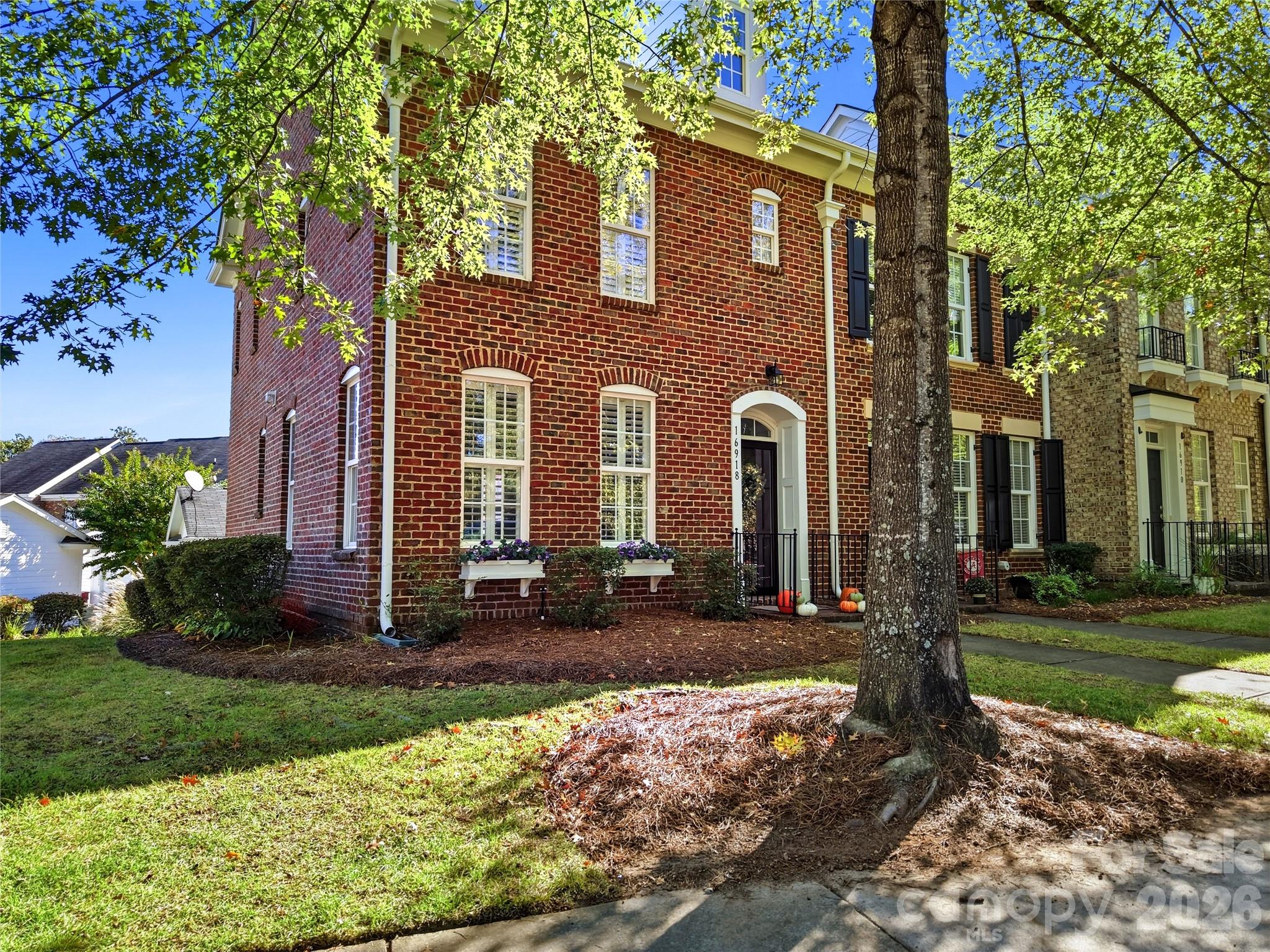 16918 Summers Walk Boulevard