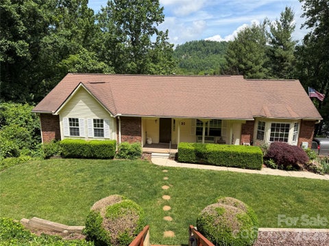 Photo of 31 Surrey Run, Asheville, NC 28803 (MLS # 4387615)
