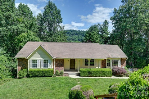 Photo of 31 Surrey Run, Asheville, NC 28803 (MLS # 4387615)