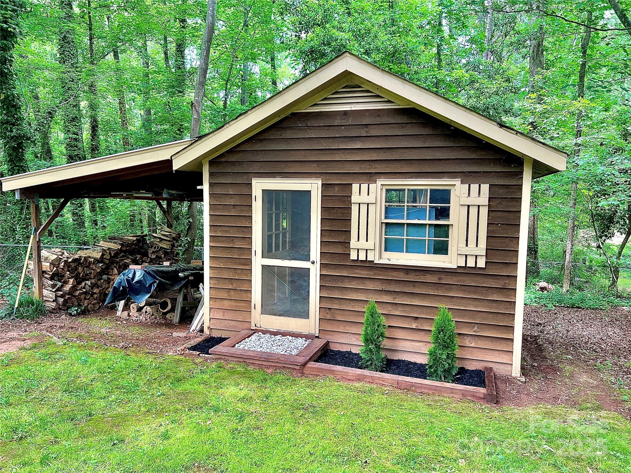 Matthews, North Carolina 28105, United States, 3 Bedrooms Bedrooms, ,3 BathroomsBathrooms,Residential,Active,141517