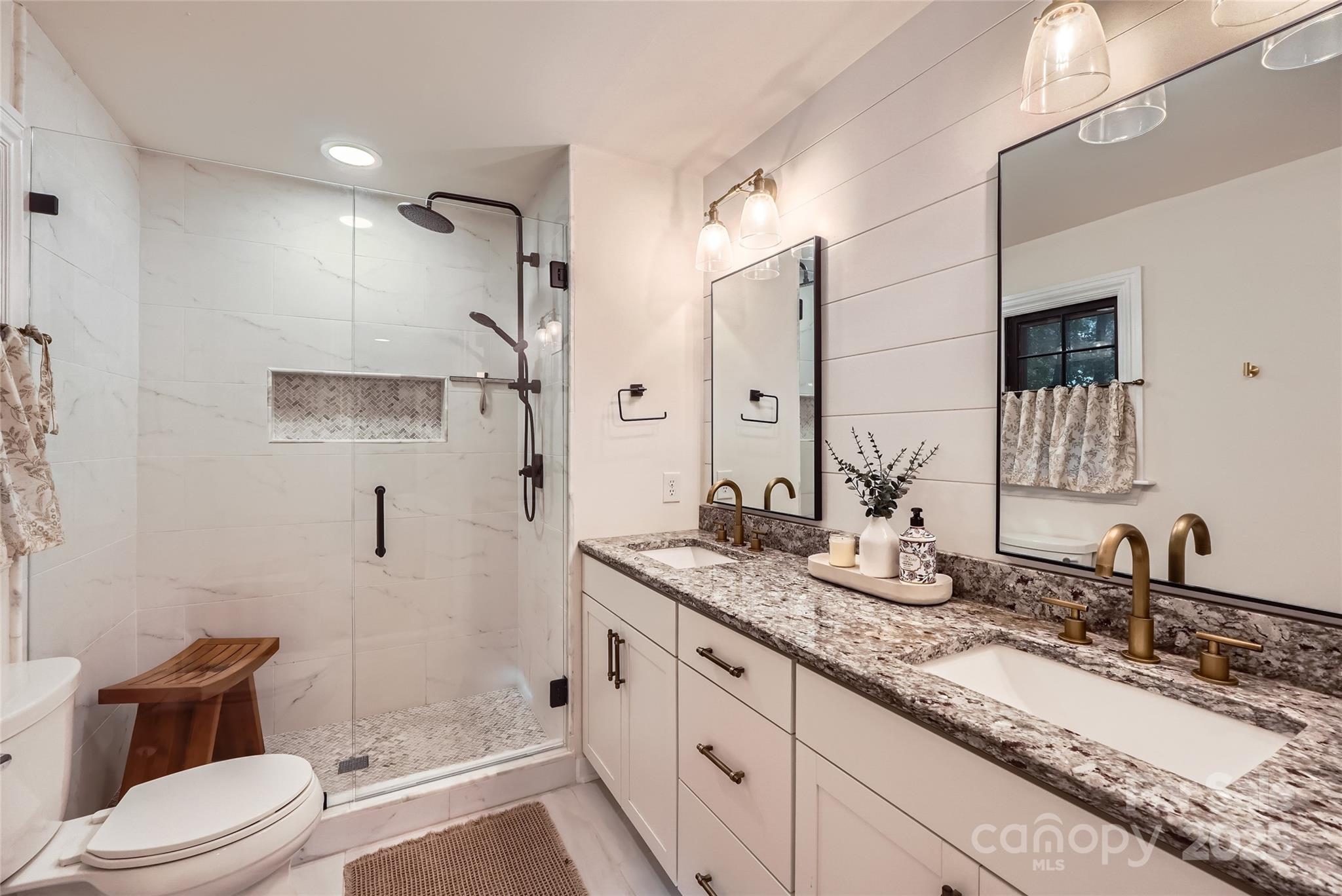 Matthews, North Carolina 28105, United States, 3 Bedrooms Bedrooms, ,3 BathroomsBathrooms,Residential,Active,141517