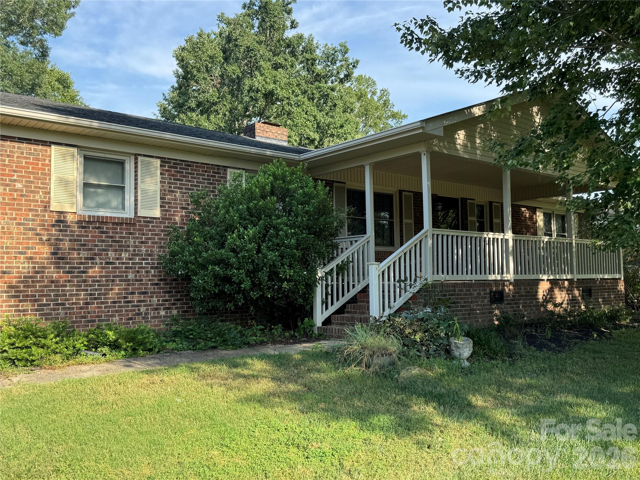 804 Lauras Lane