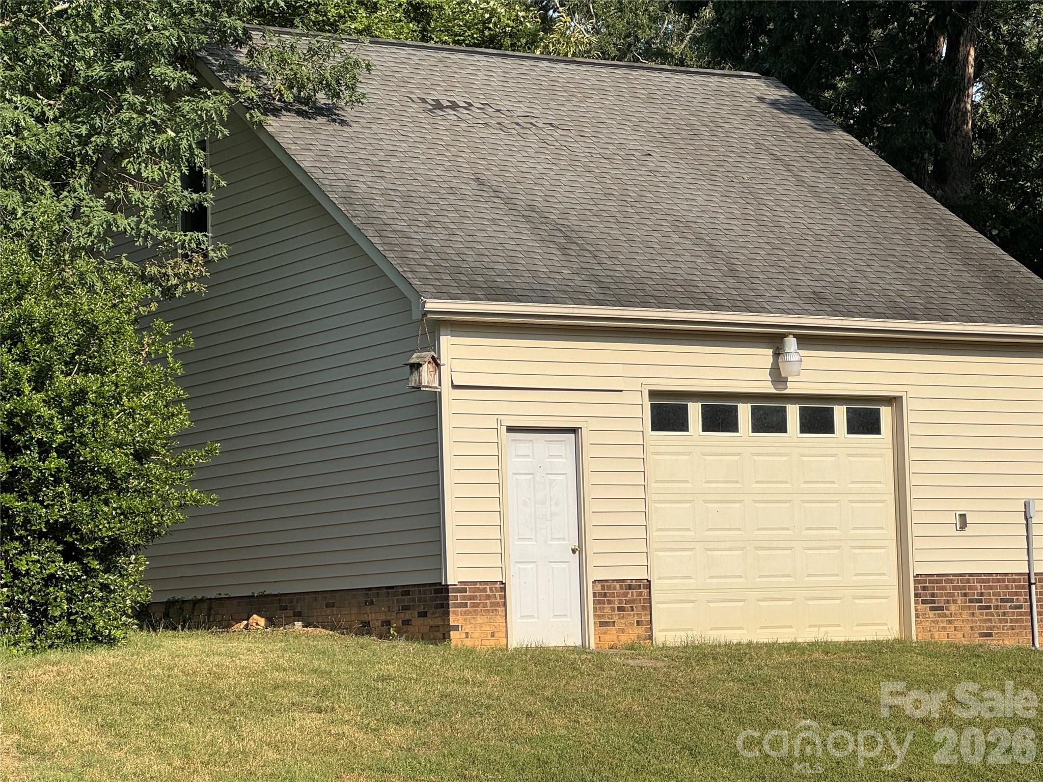 804 Lauras Lane