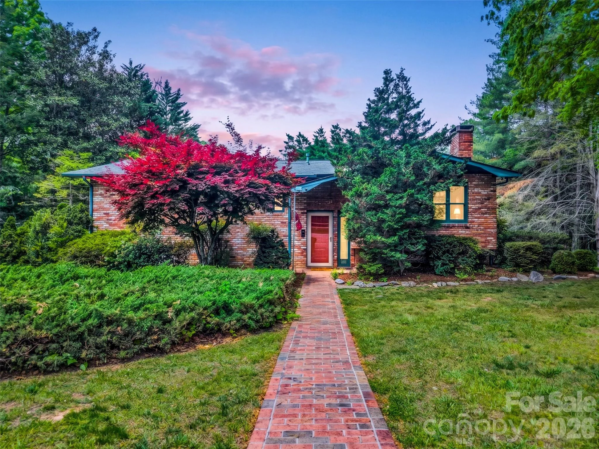 122 W Sweetbriar Lane, Etowah, NC, 28729