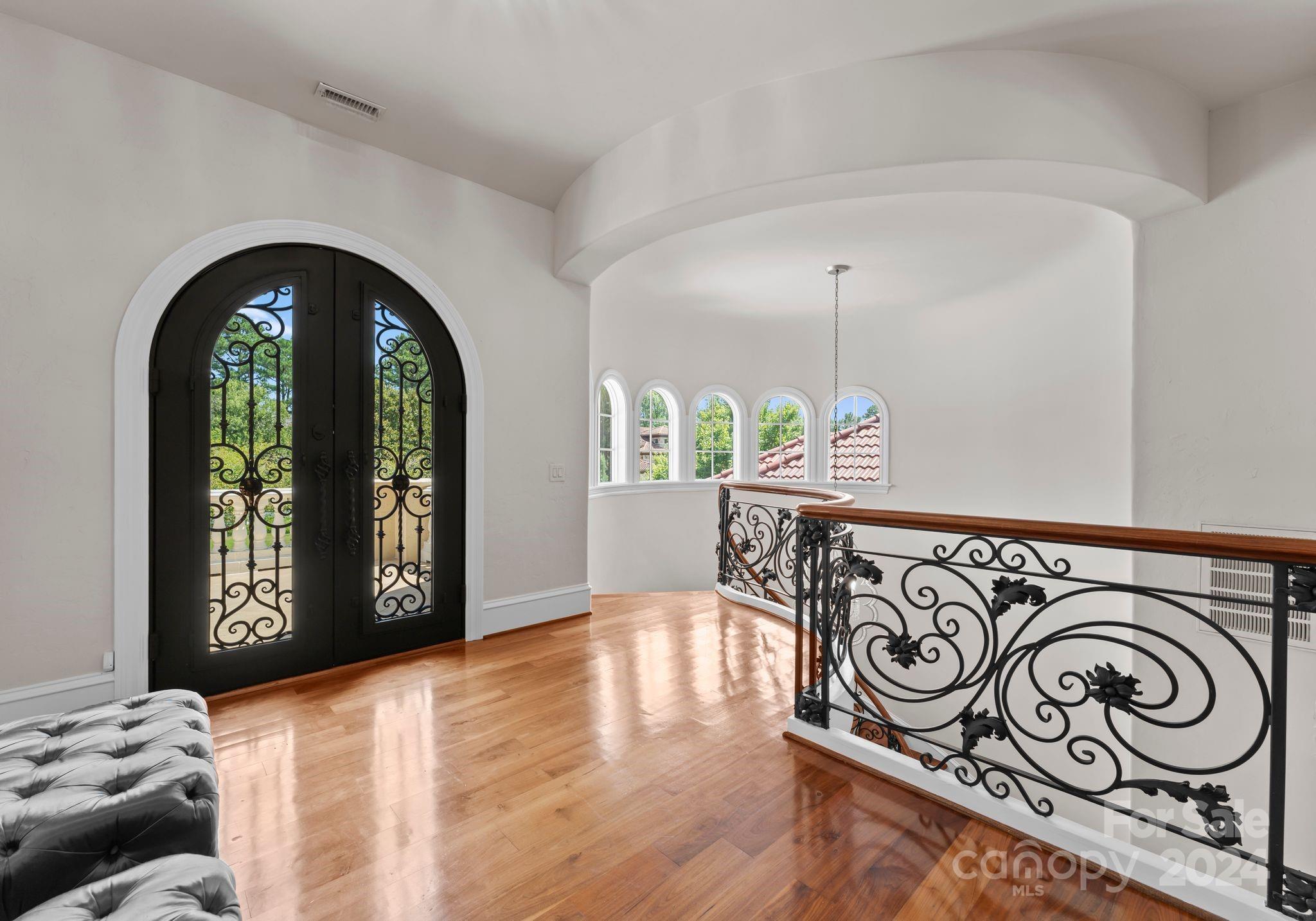 Seven Eagles - Residential