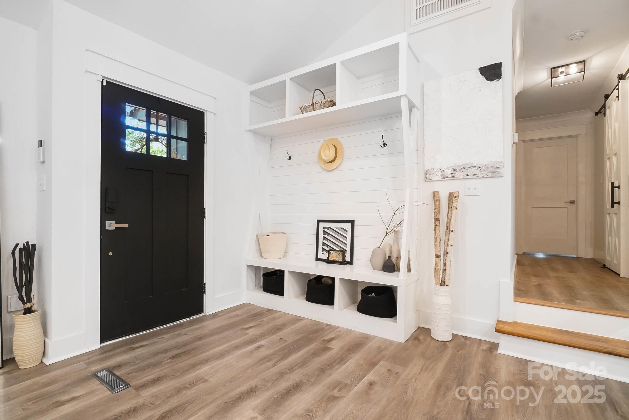 6641 Lakeside Drive