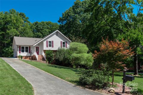 Photo of 13423 Idlefield Lane, Matthews, NC 28105 (MLS # 4302793)