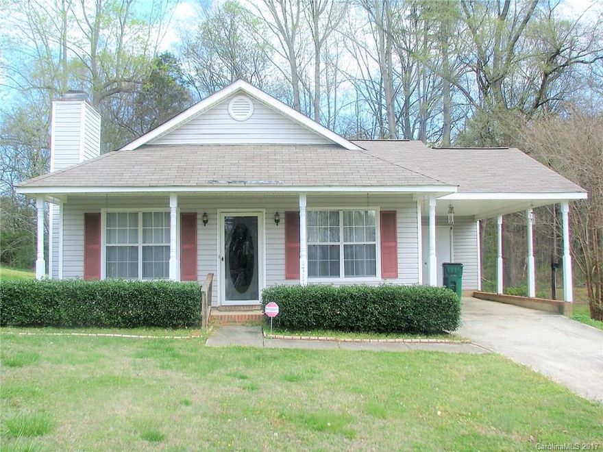 nICE 3 BEDROOM /2 BATH HOME ; NEEDS SOME REPAIRS