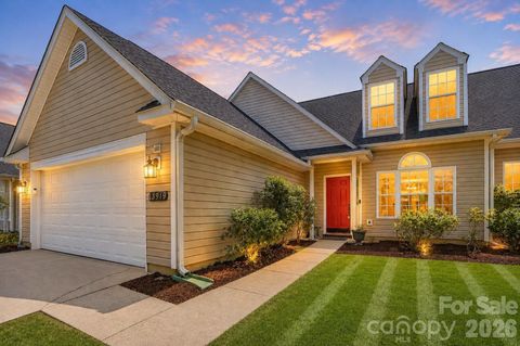 Photo of 13919 Ballyshannon Lane, Charlotte, NC 28278 (MLS # 4378947)