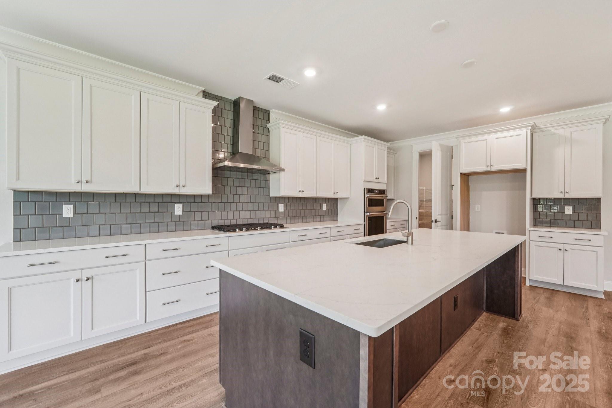 612 Hyder Trail