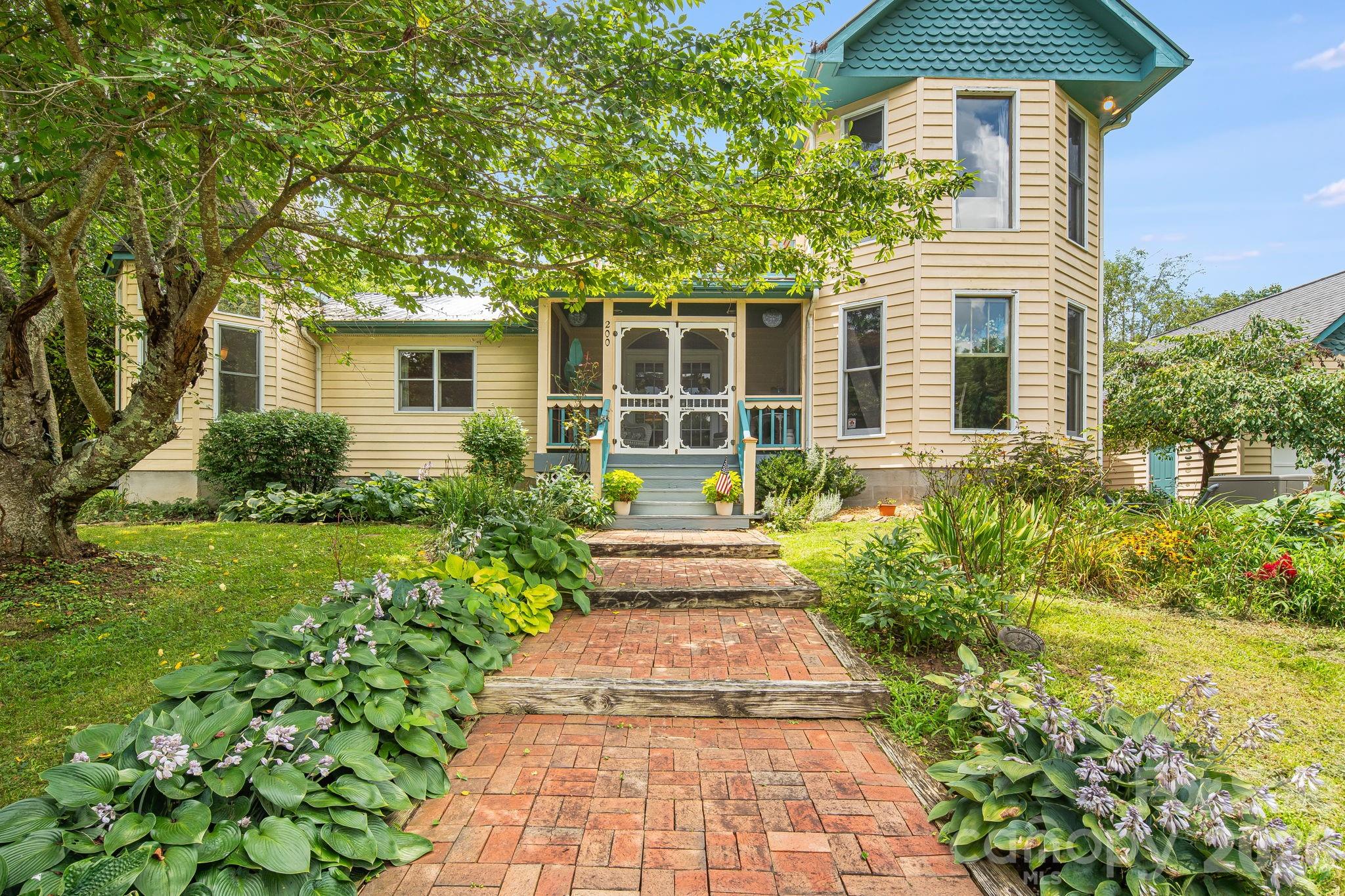 200 Black Hawk Trail