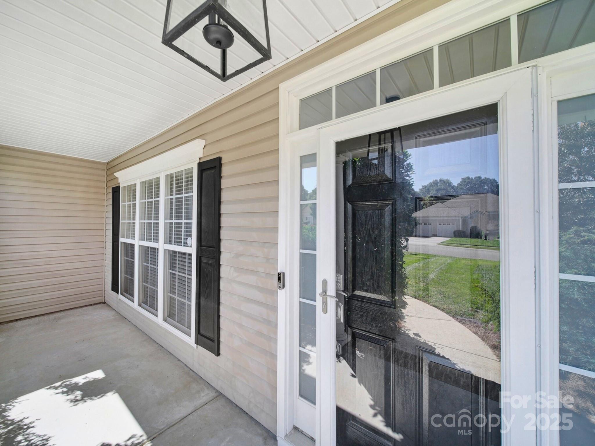 115 Lamplighter Lane