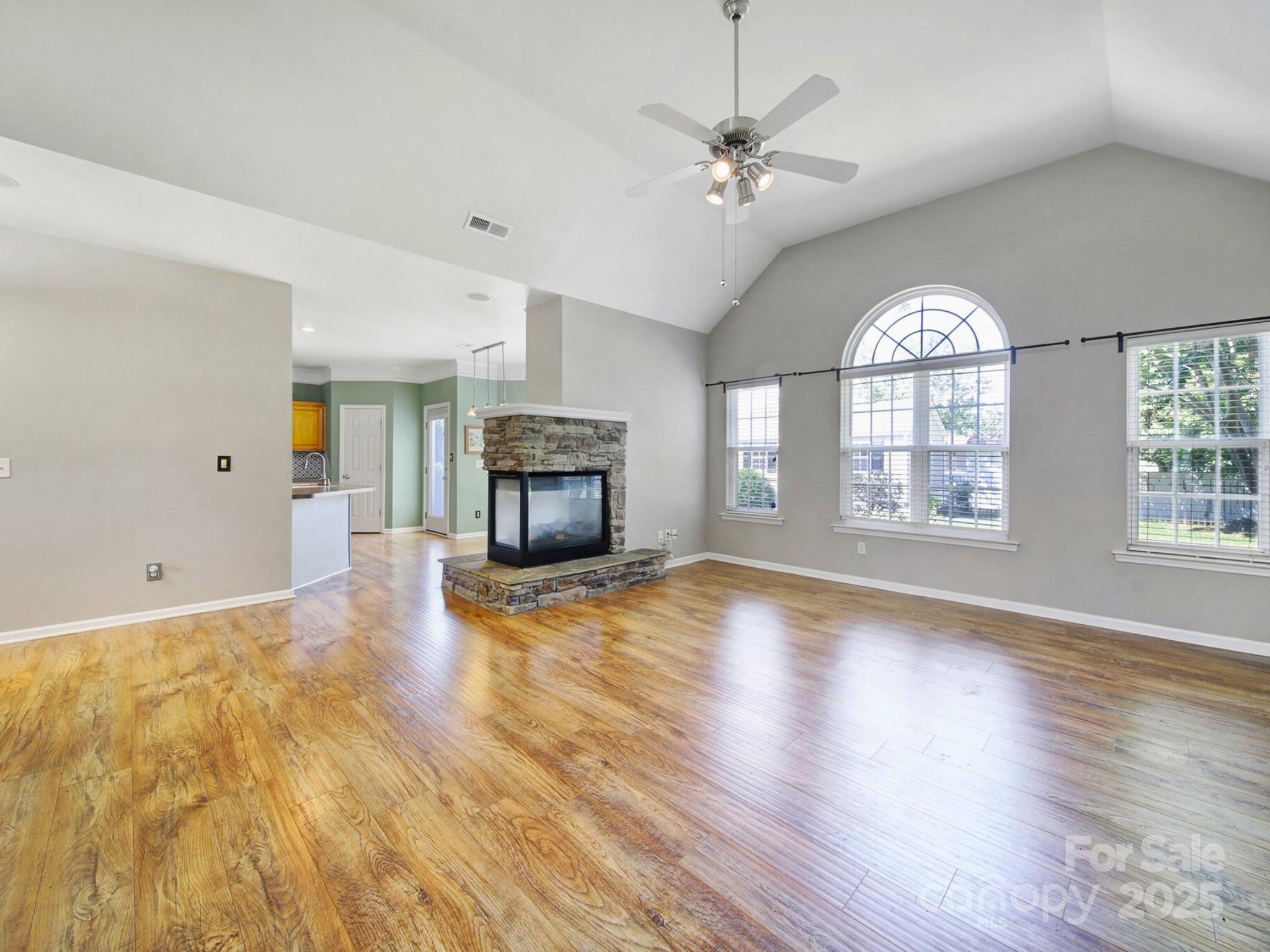 115 Lamplighter Lane