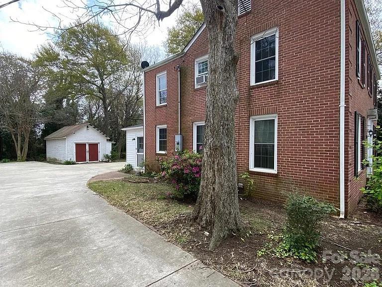 105 Brent Street