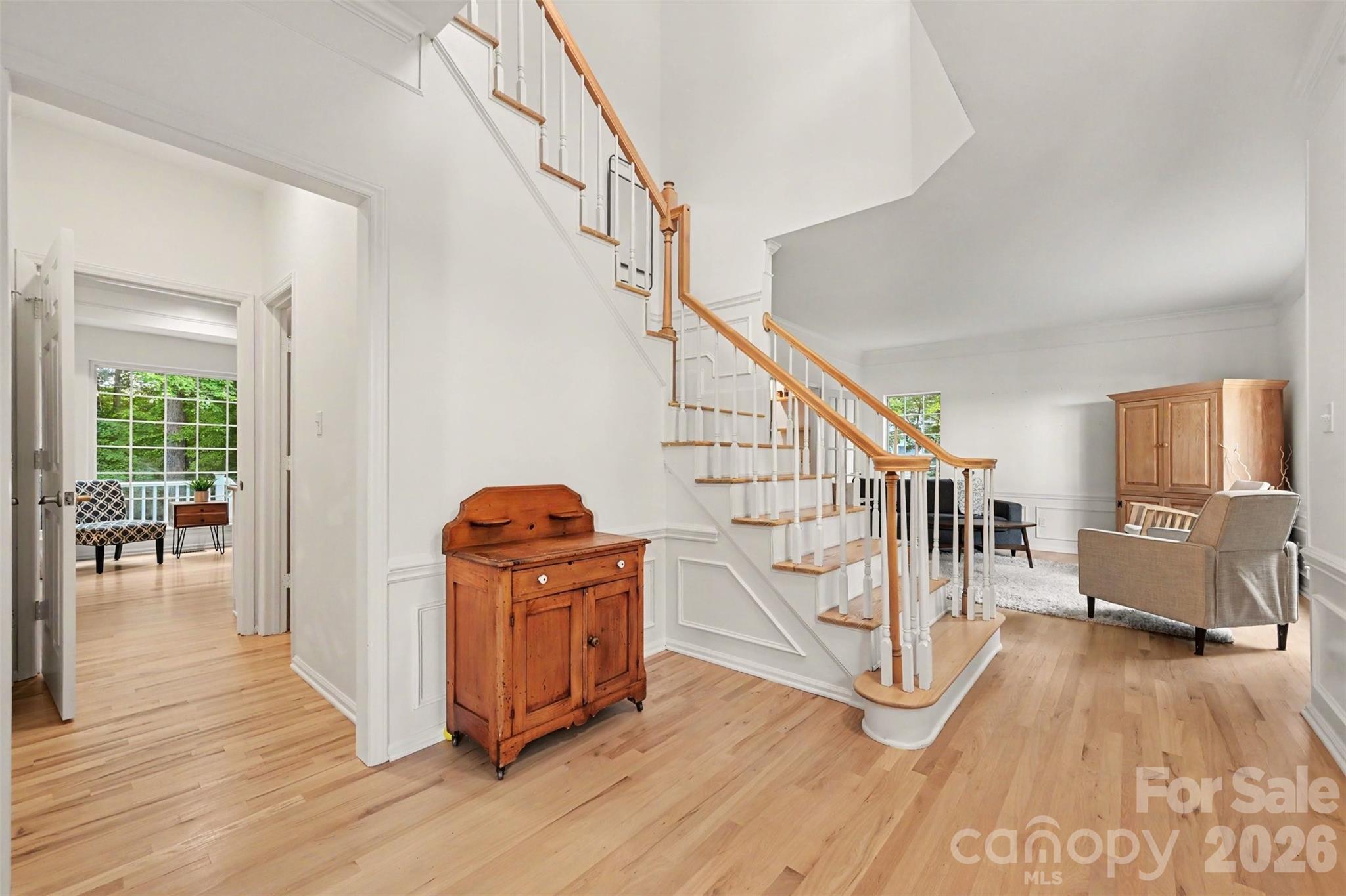 3524 Crescent Knoll Drive