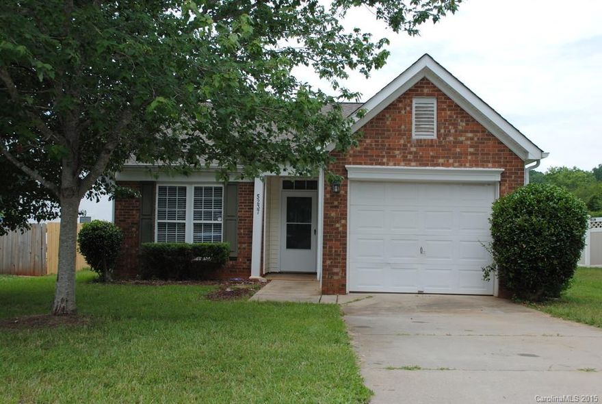 Spacious 3 bedroom 2 bath ranch in Turtle Rock!  Vaulted ceilings, and open great room. Master bedroom with private bath and walk-in-closet.