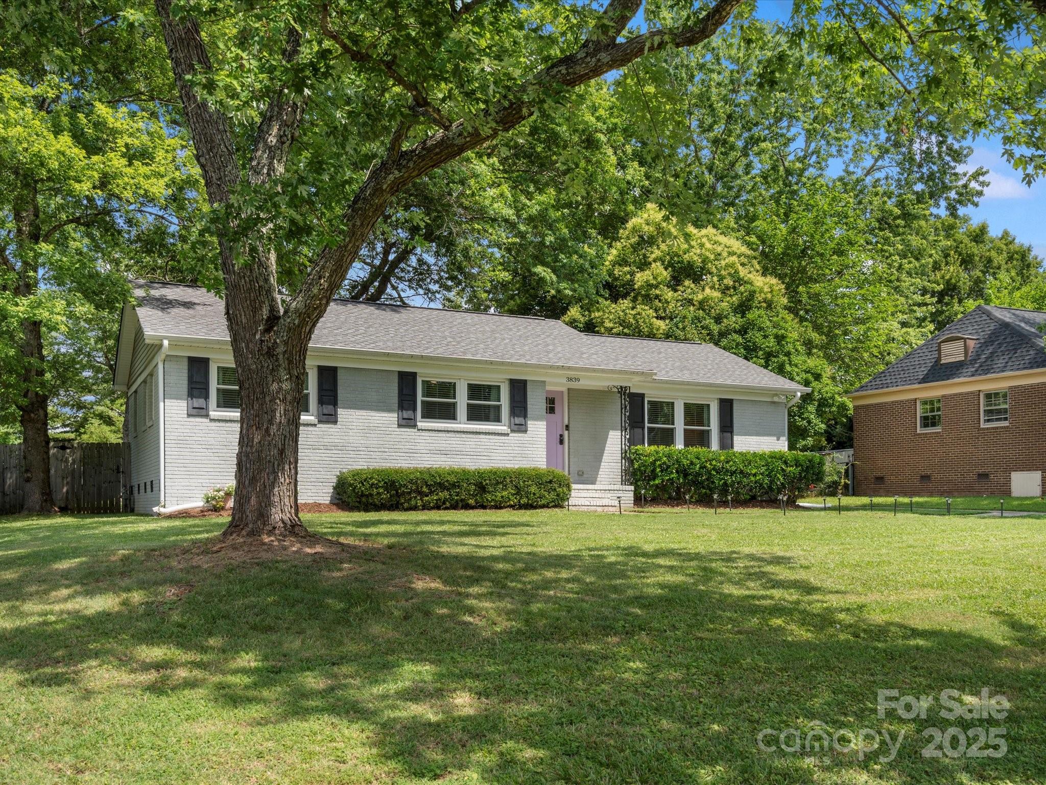3839 Woodleaf Road