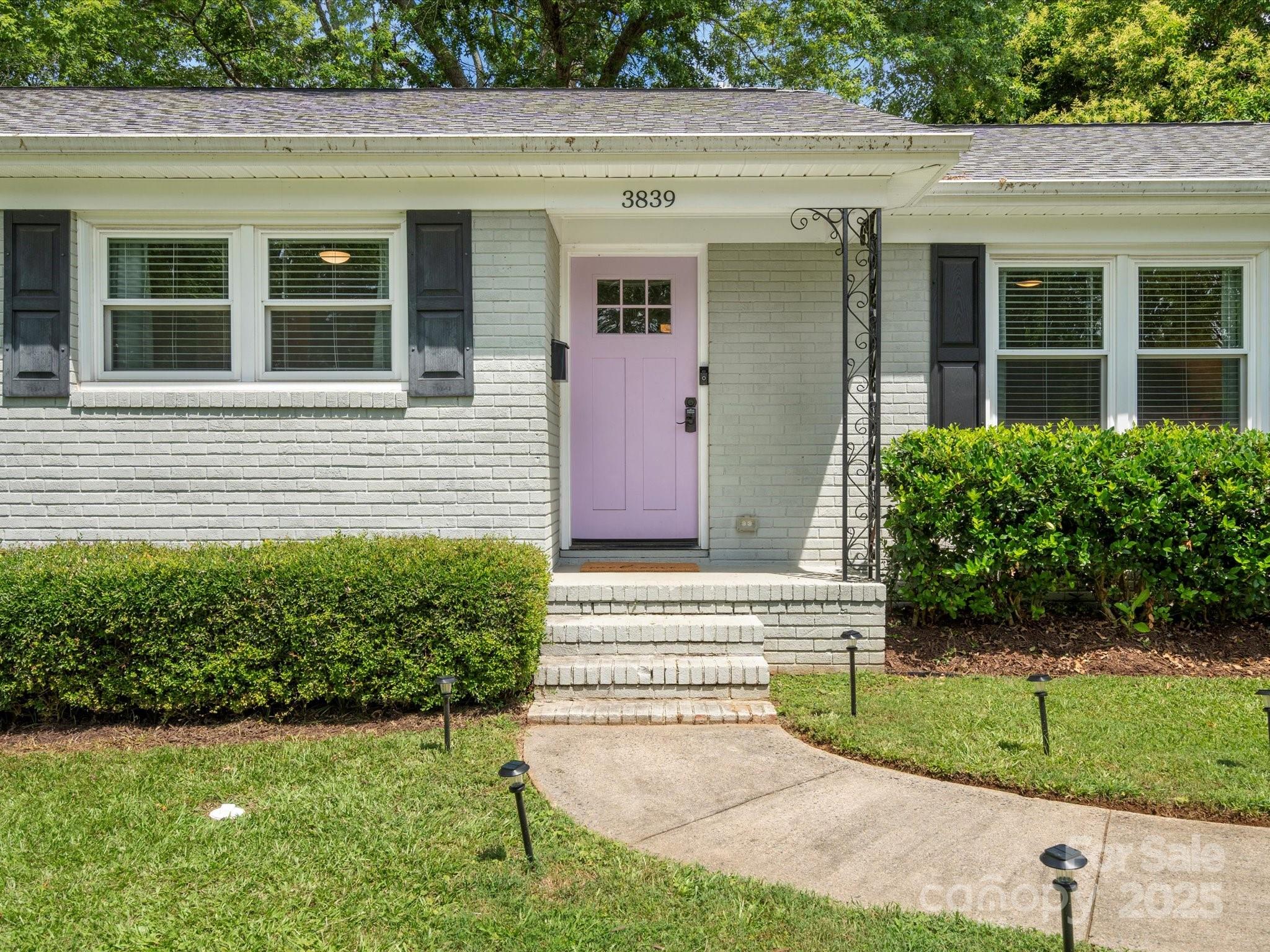 3839 Woodleaf Road