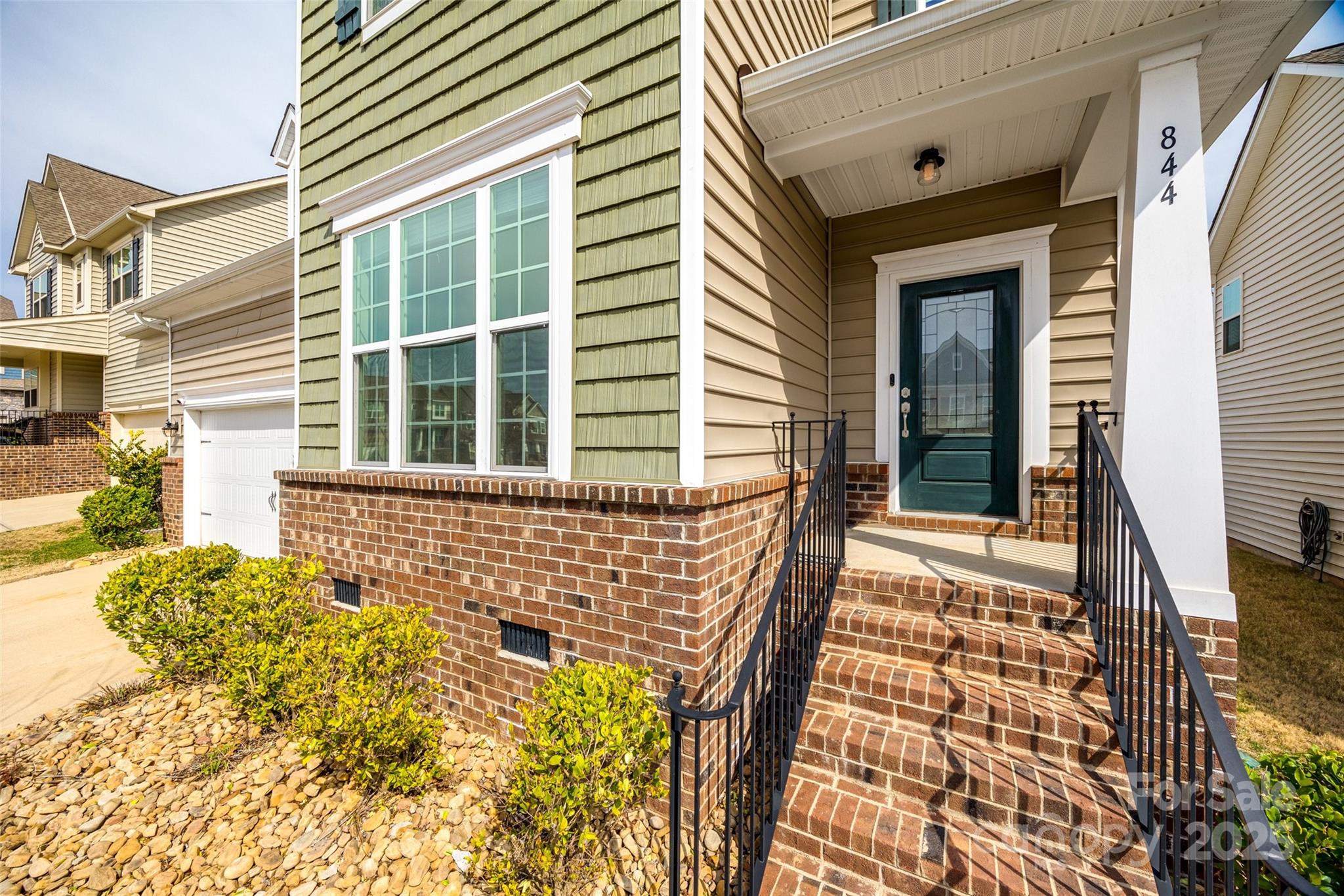 844 Braddock Way