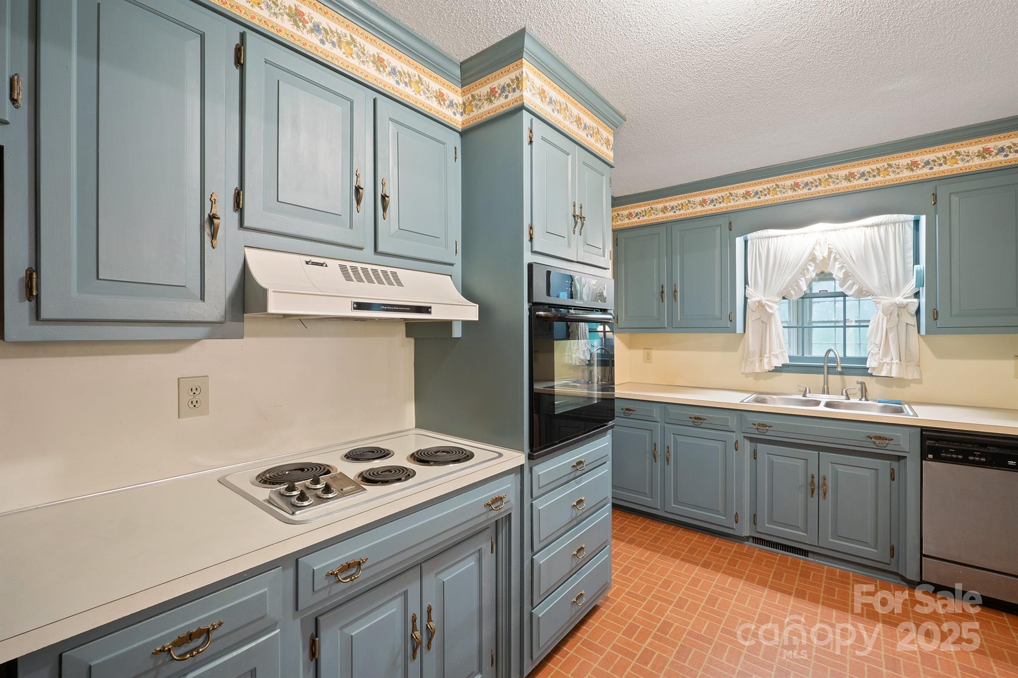 Lithia Hills - Residential