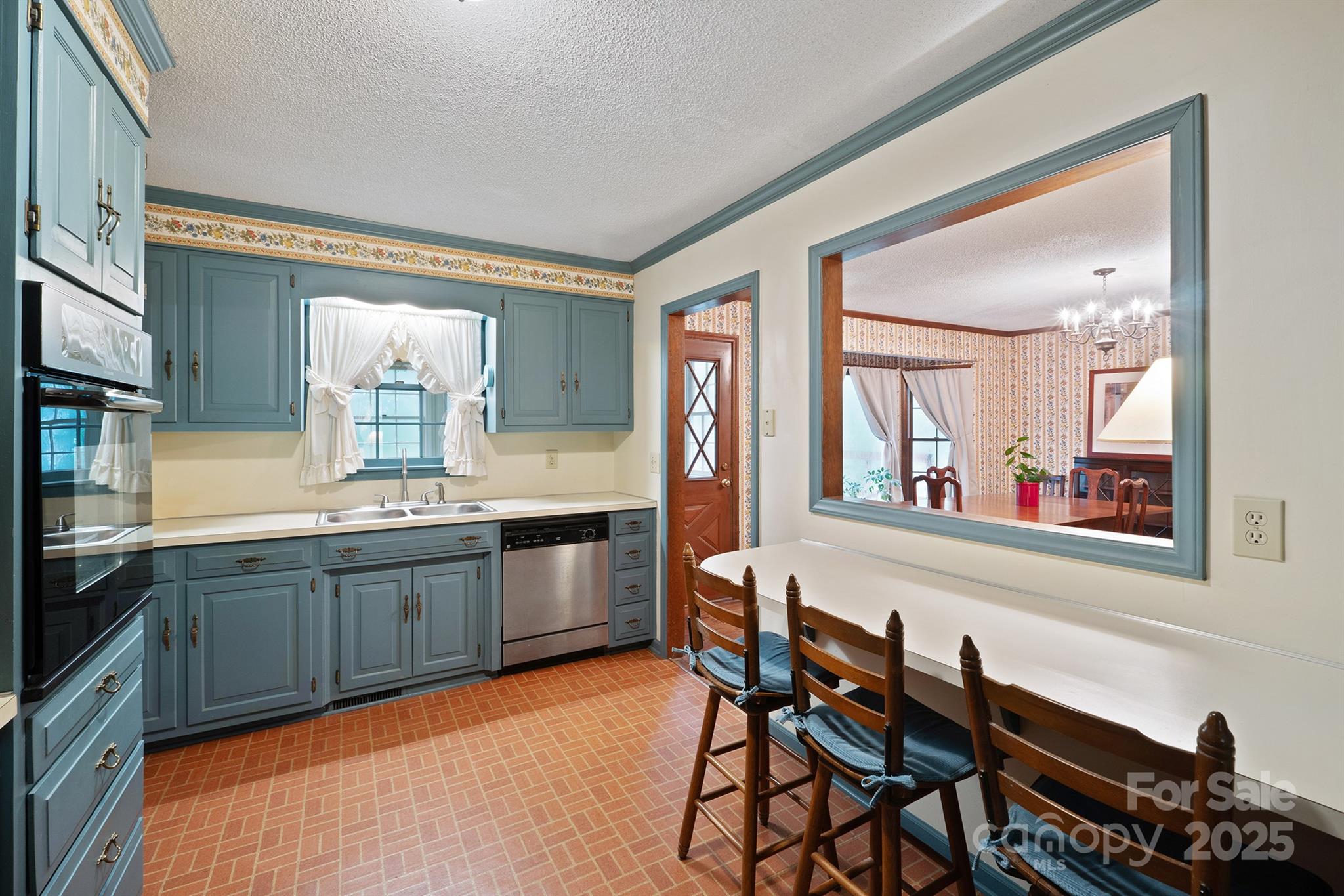 Lithia Hills - Residential