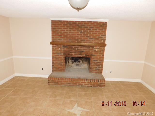 Twelve Oaks - Residential Lease