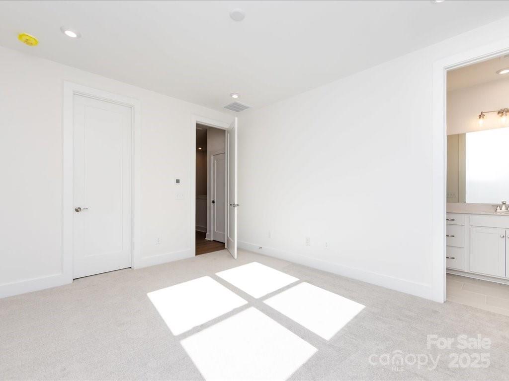 Context at Oakhurst - Residential