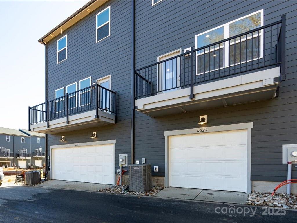 Context at Oakhurst - Residential