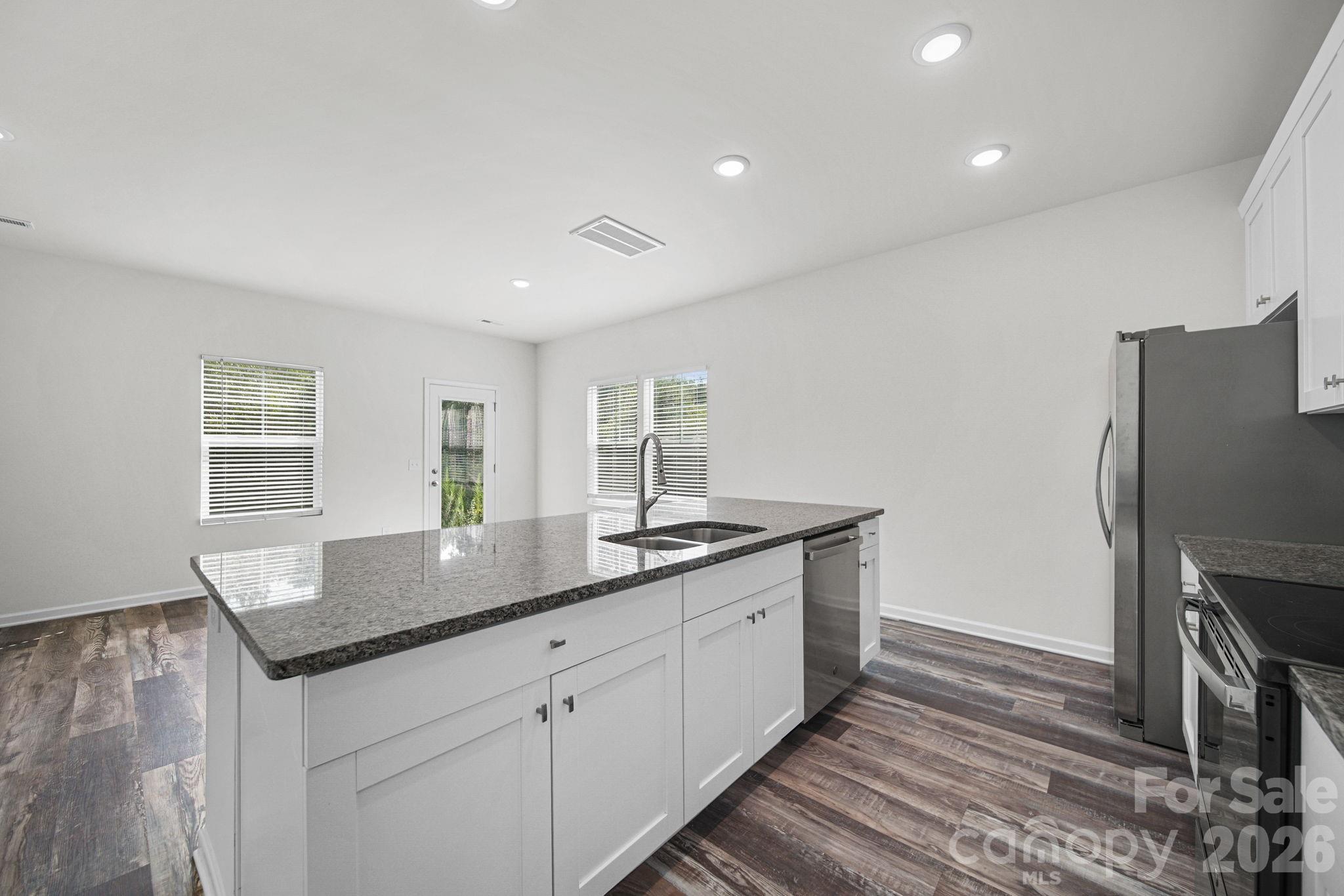 3305-3307 15th Avenue NE