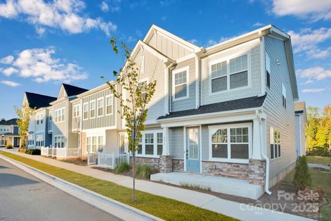 Photo of 8817 Arrington Hall Drive, Charlotte, NC 28215 (MLS # 4312474)