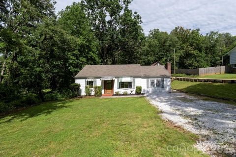 Photo of 445 Old Haw Creek Road, Asheville, NC 28805 (MLS # 4394105)