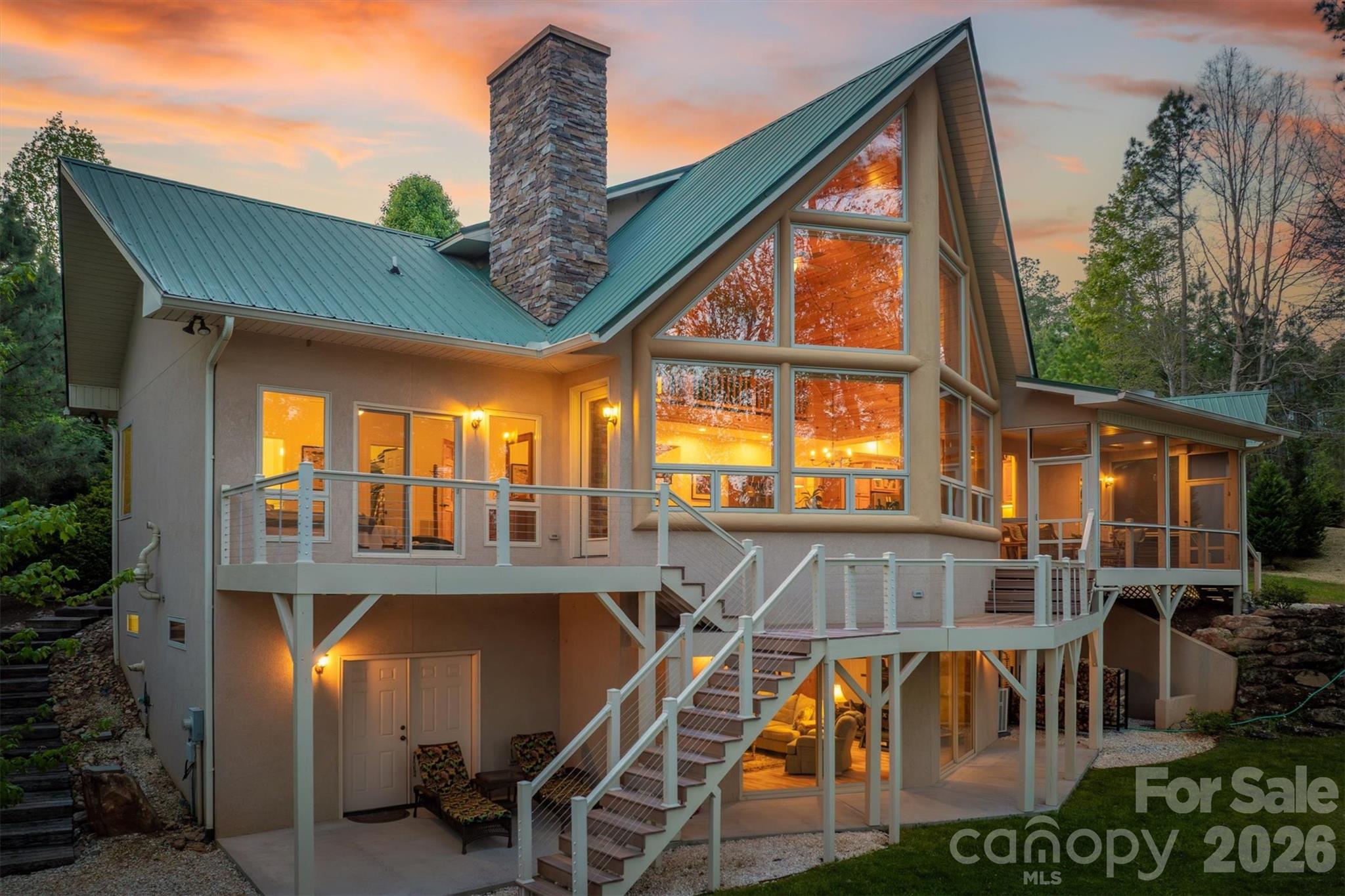 2224 W Paradise Harbor Drive