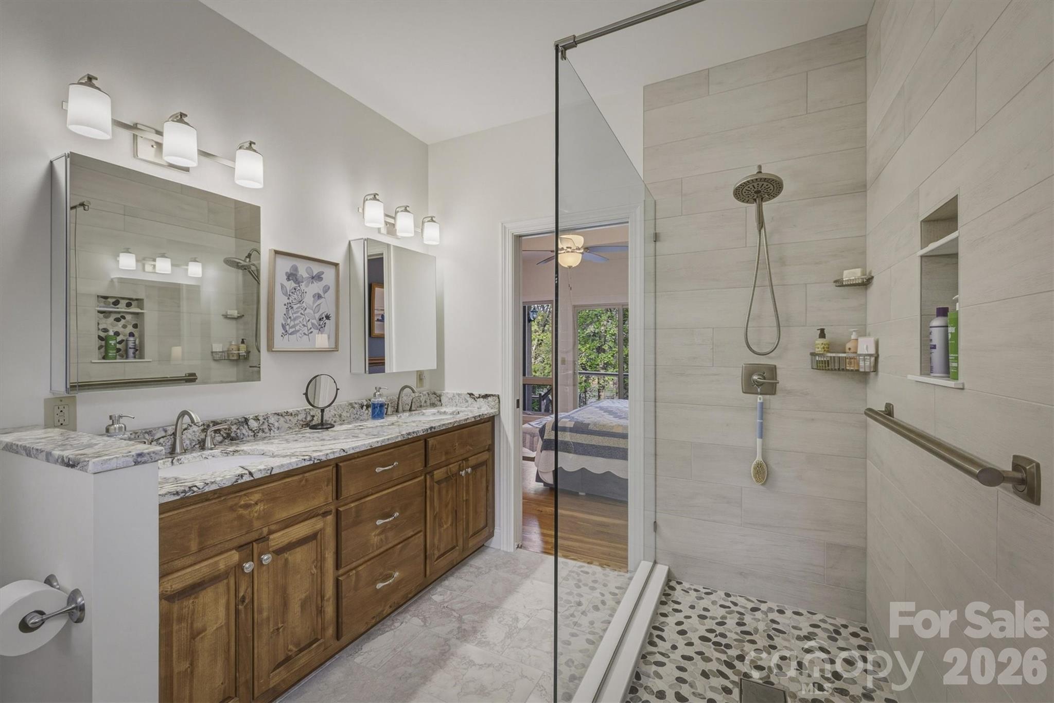 Paradise Harbor - Residential