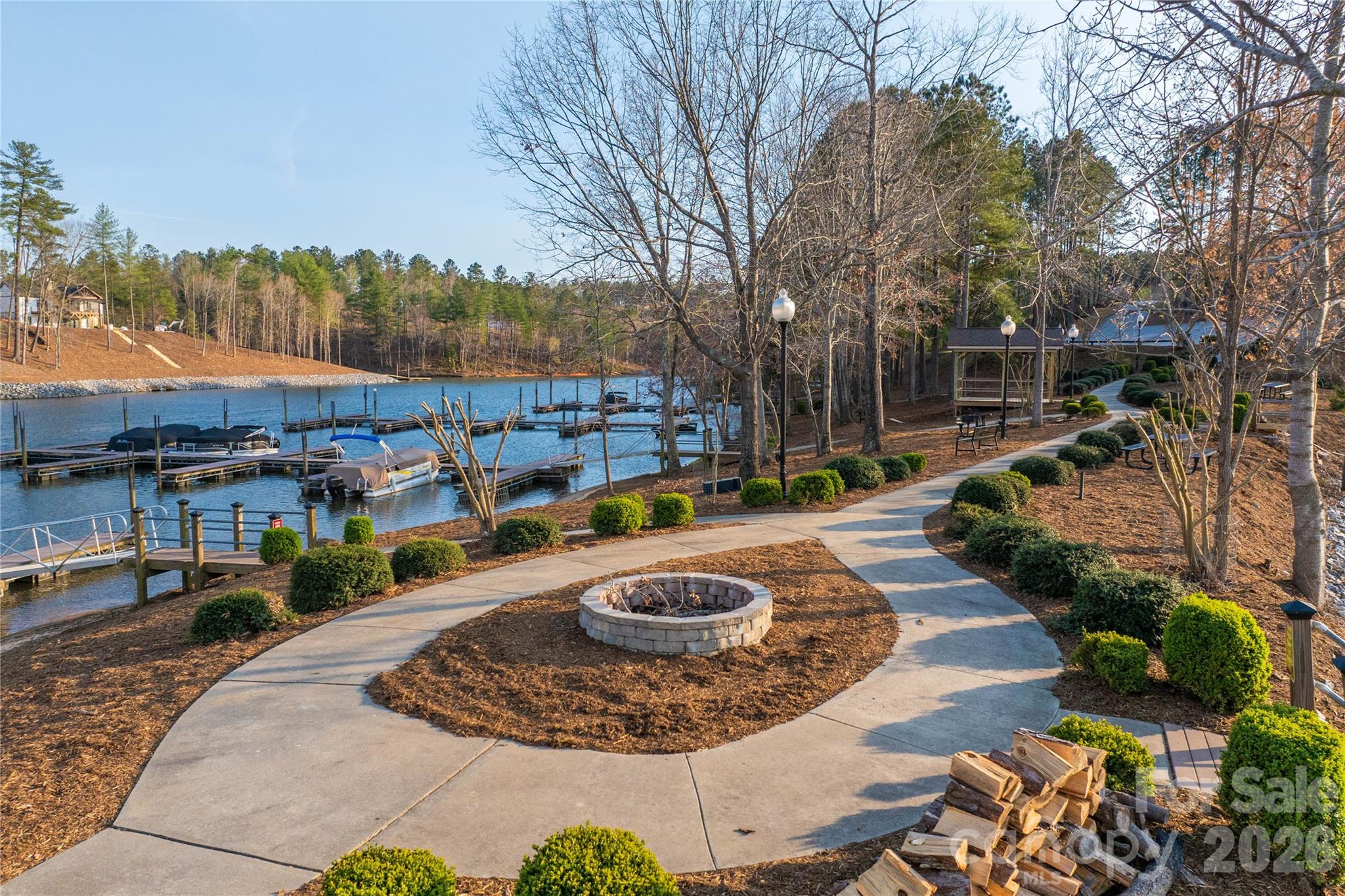 Paradise Harbor - Residential