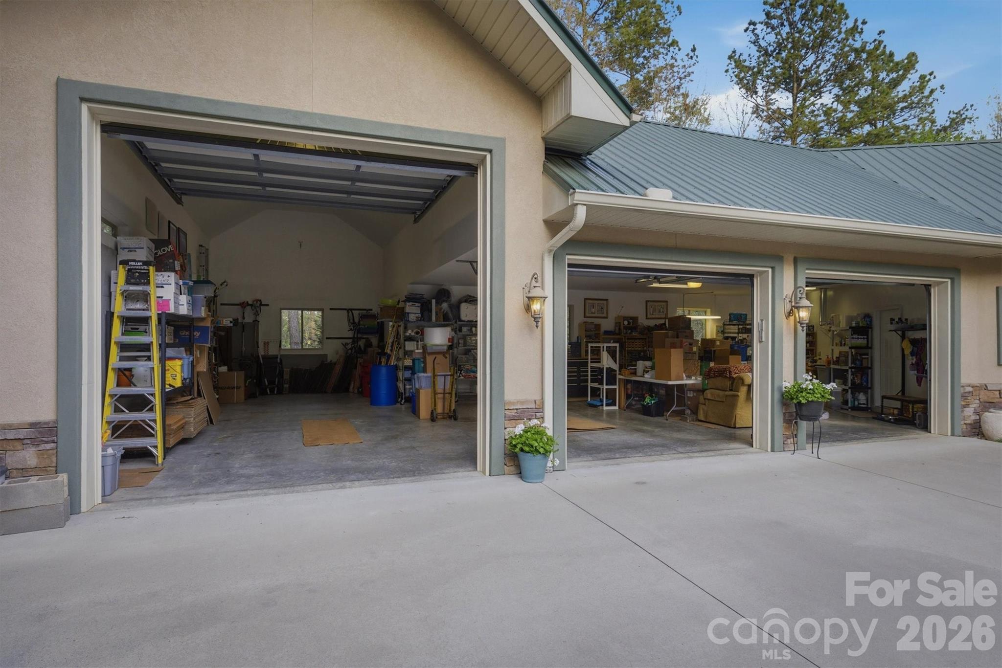 Paradise Harbor - Residential