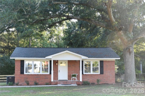 Photo of 139 Robinhood Road, Hartsville, SC 29550 (MLS # 4424522)