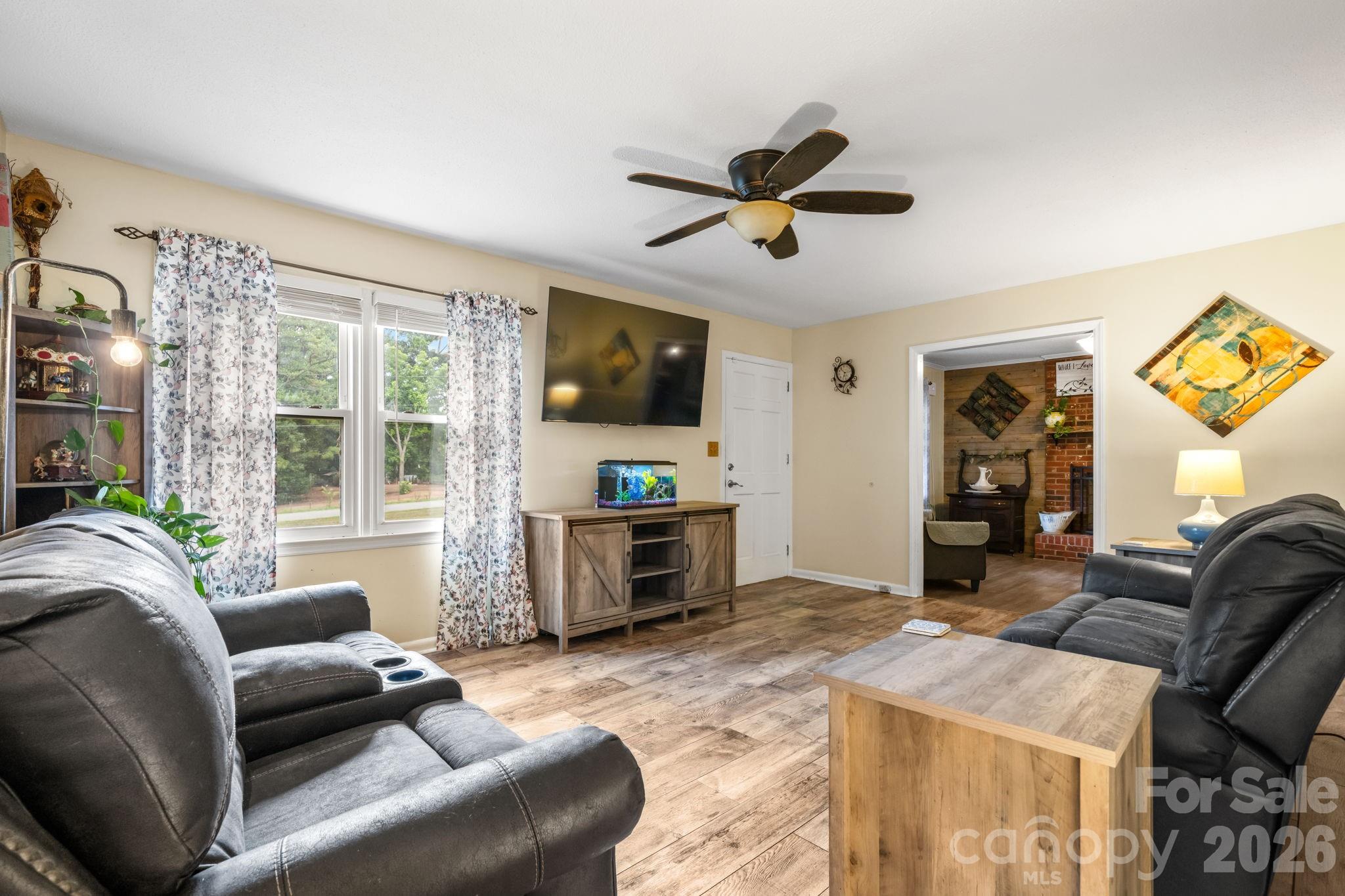 121 Blackhawk Drive