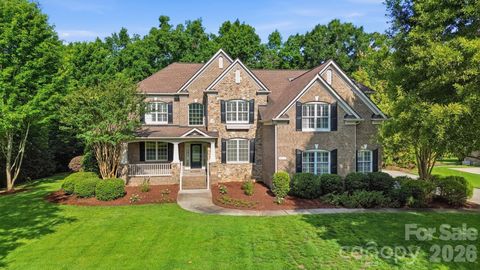 Photo of 2016 Autumn Blossom Lane, Waxhaw, NC 28173 (MLS # 4387108)