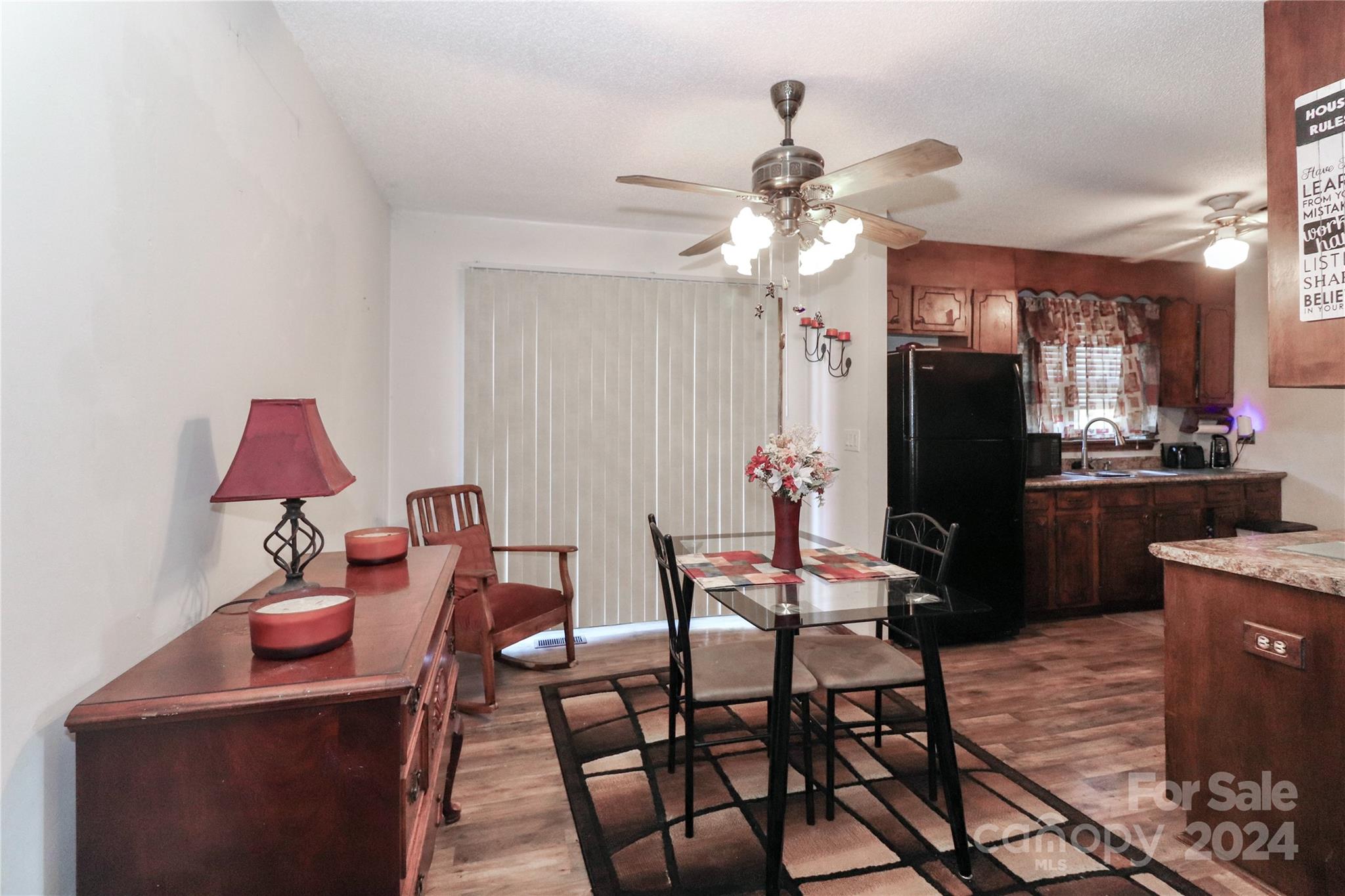 COUNTRY WOODS ESTATE - Residential