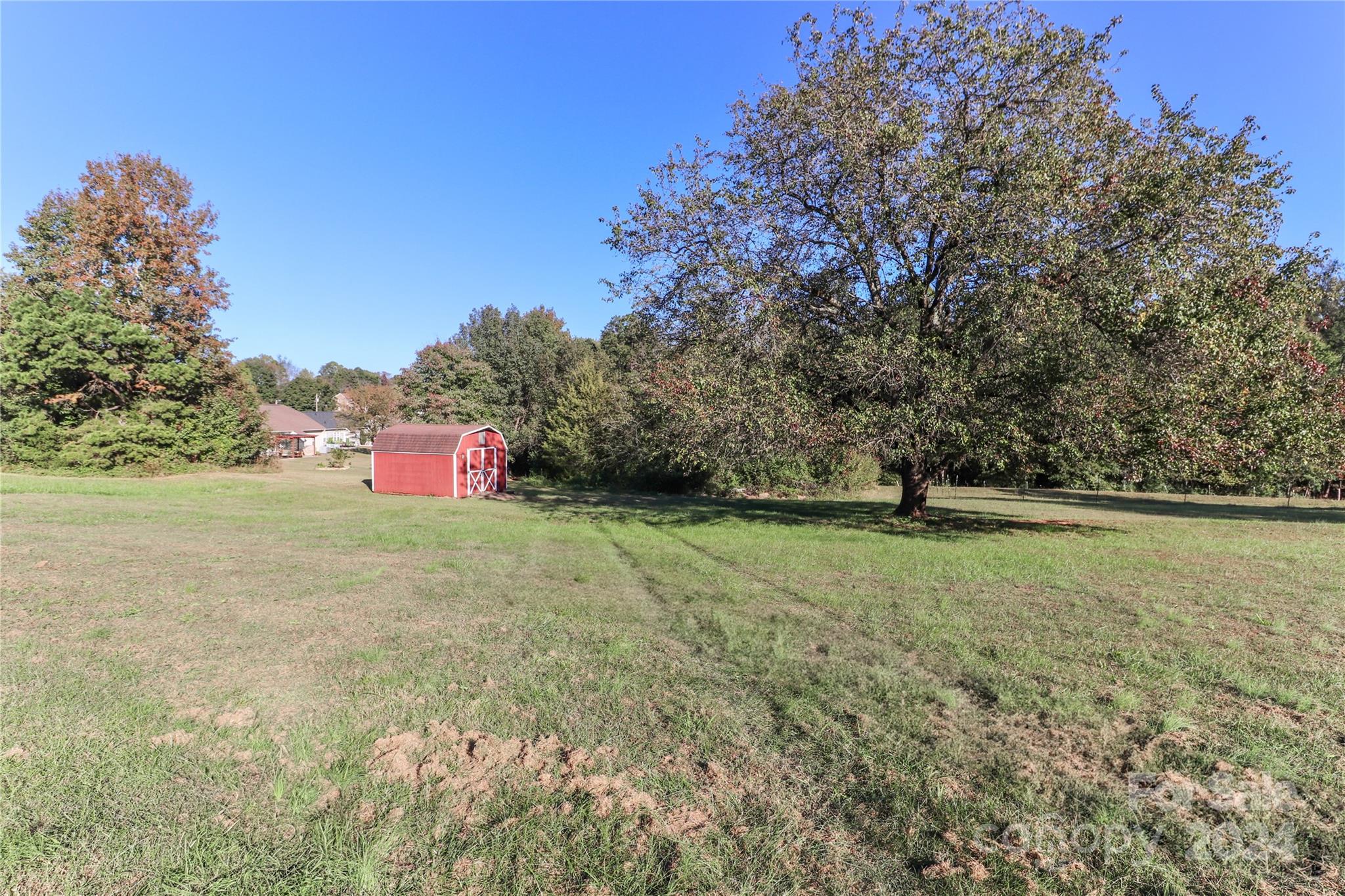COUNTRY WOODS ESTATE - Residential